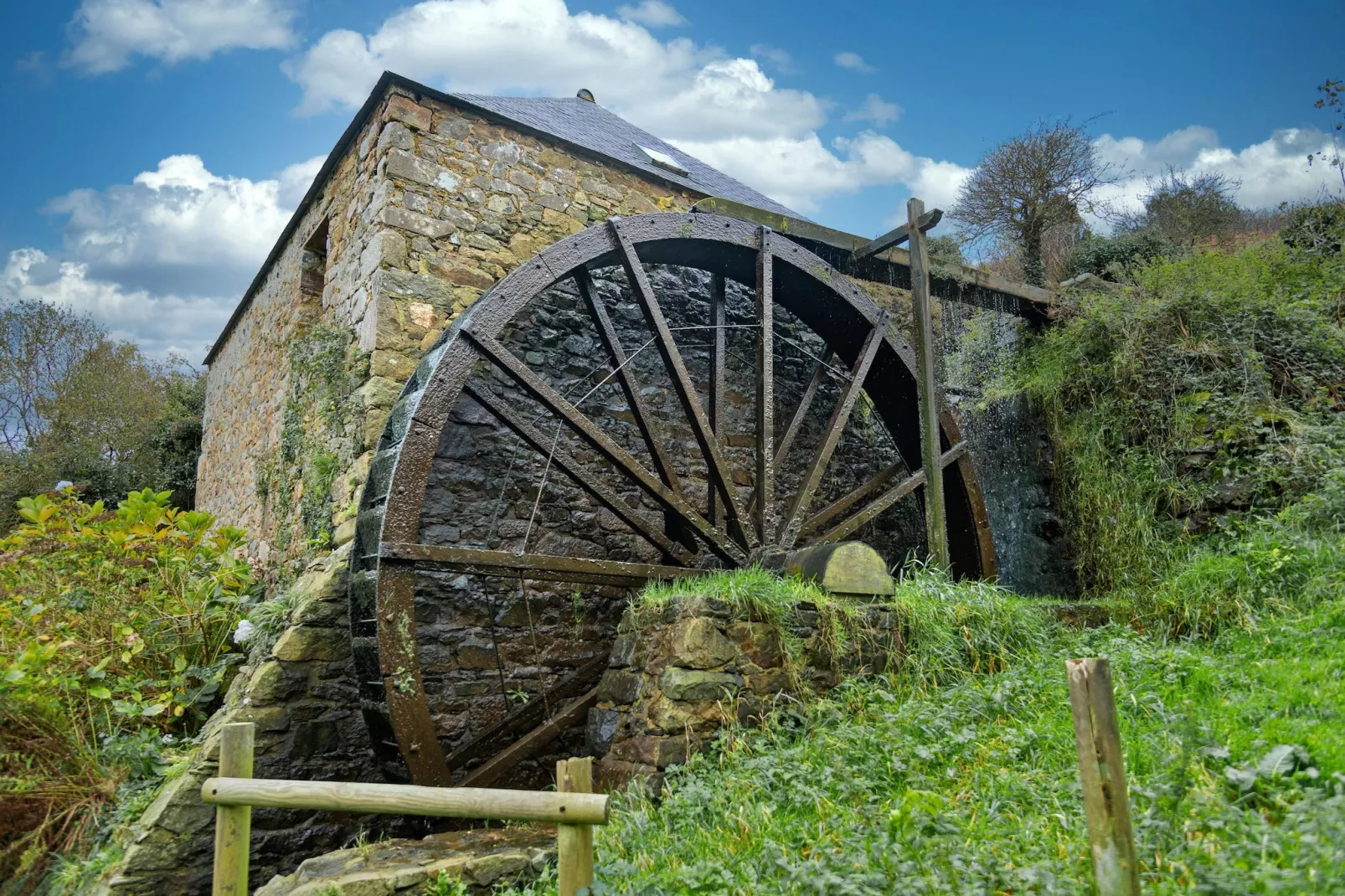 Granitsteinhaus in Guimaëc-Area within 1km in winter