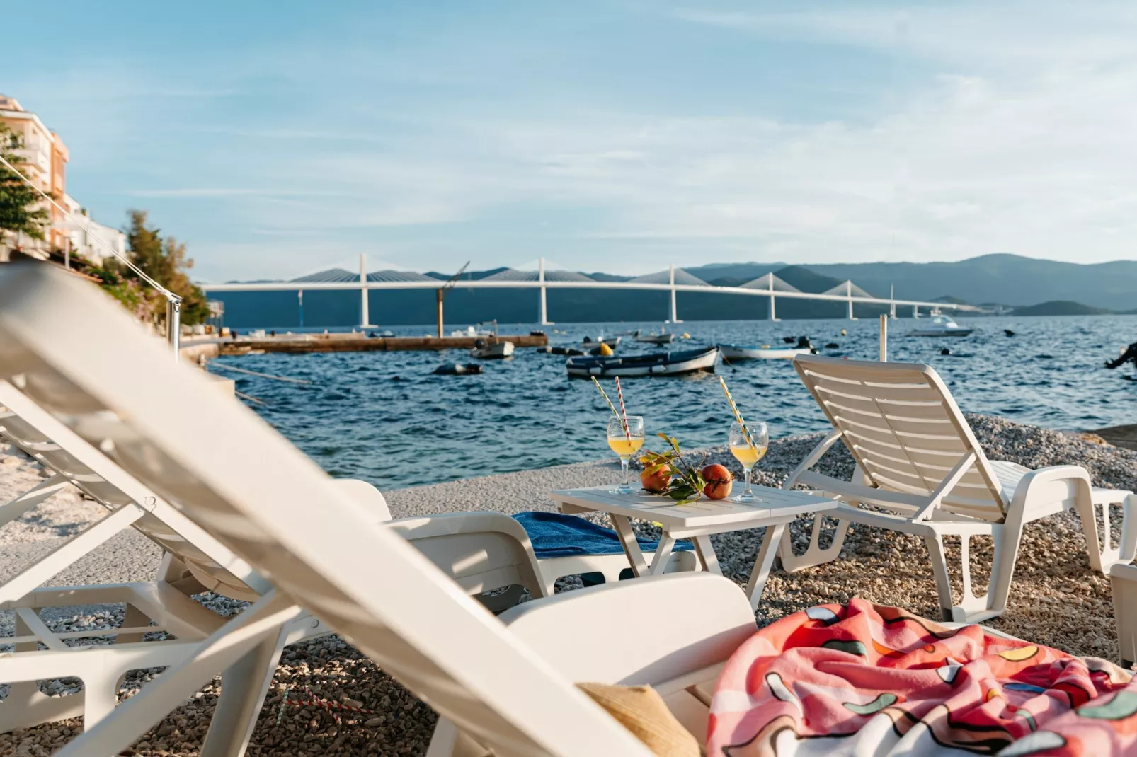 Apartments Dragobratović - Superior One Bedroom  Apartment with  Balcony and Side Sea View (Apartment 4)-Ambiente