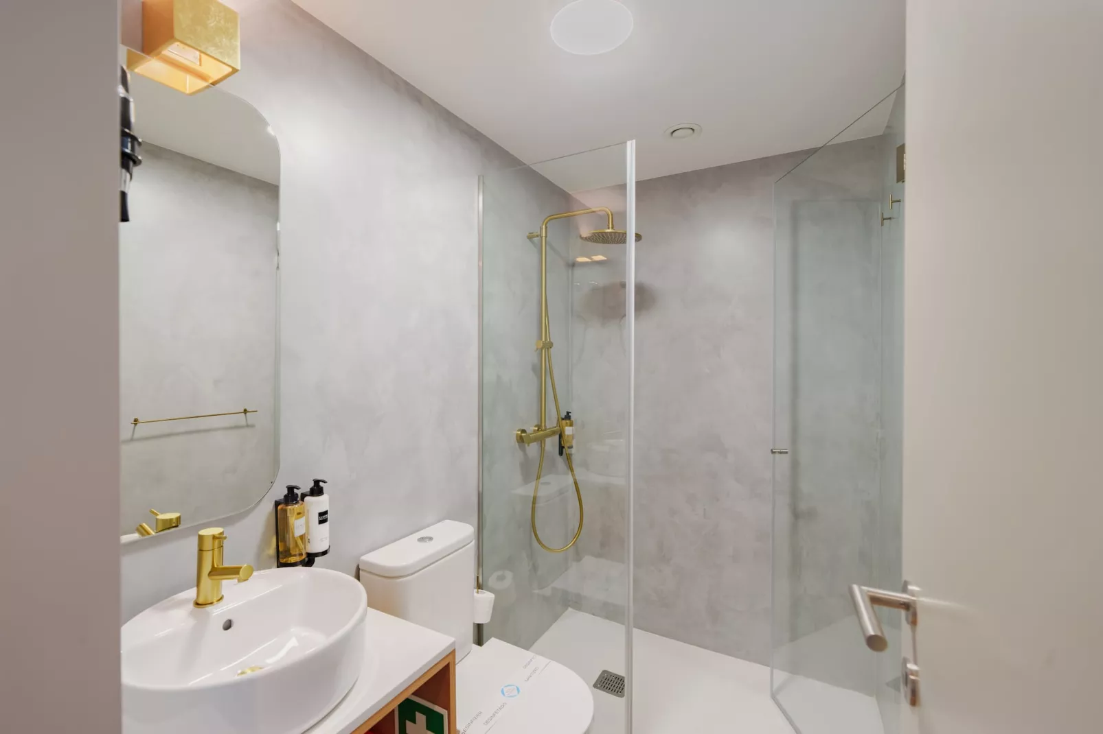 Feel Porto Firmeza Coworking & Flat 4.1-Bathroom