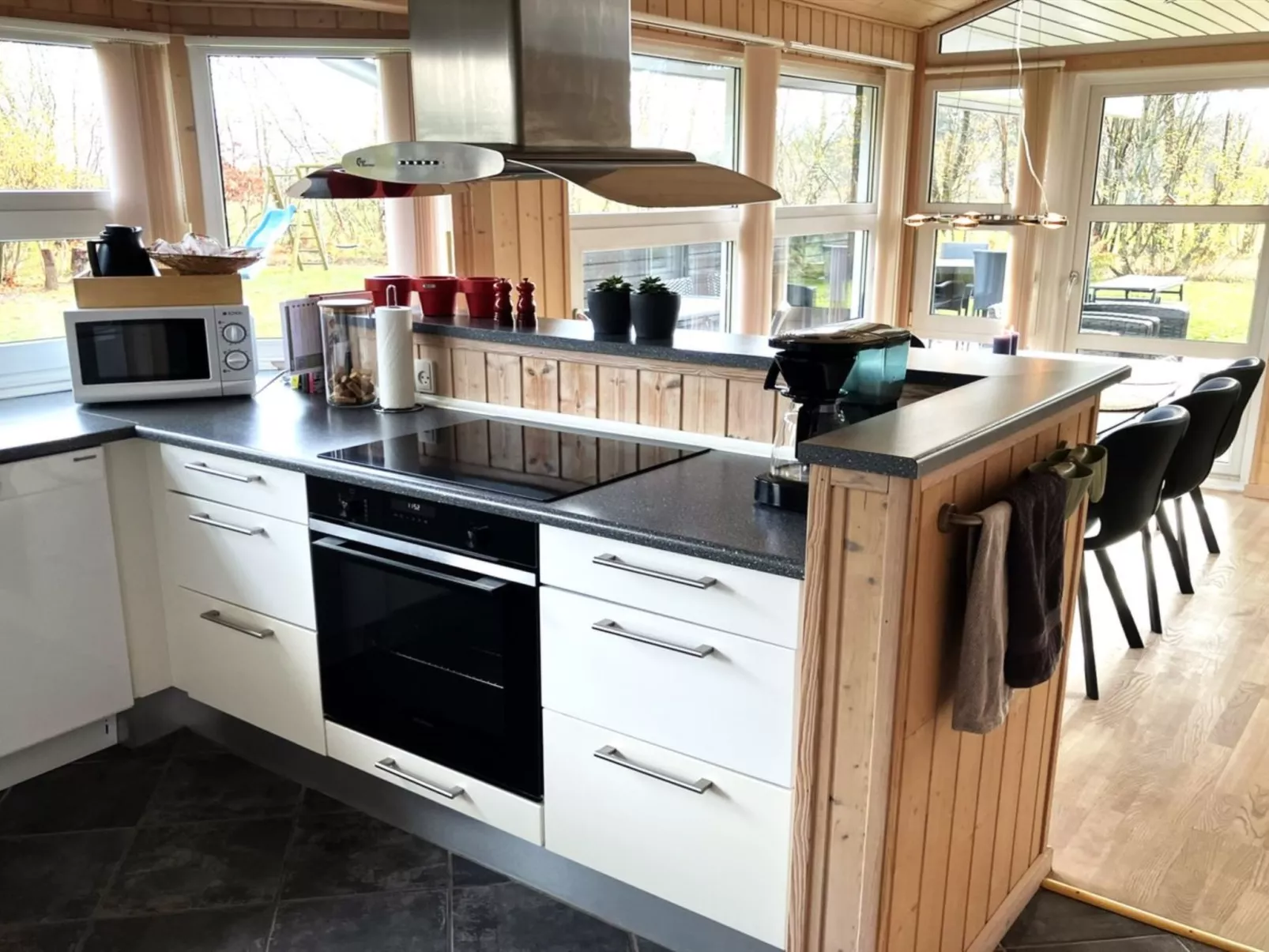 "Arny" - 1.5km from the sea-Inside