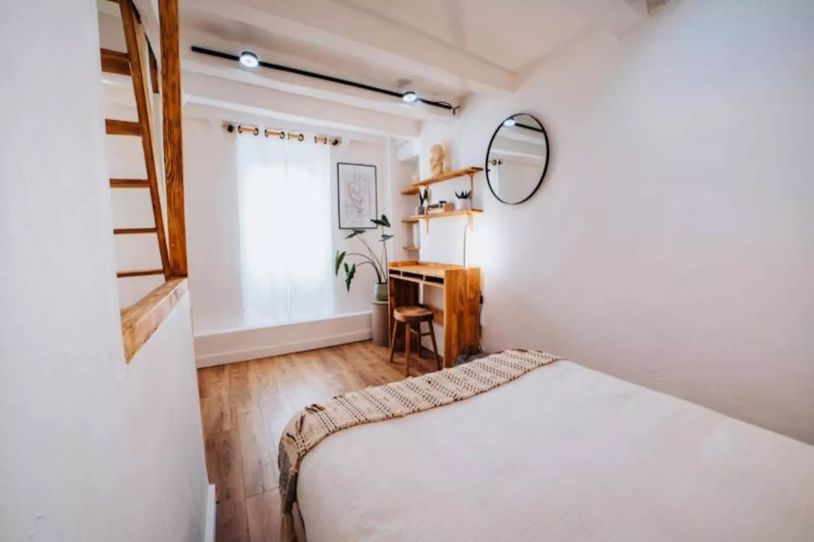 Résidence Charmante Maisonnette Entièrement Rénovée Dans La Vieille Ville D'antibes-Non tagué