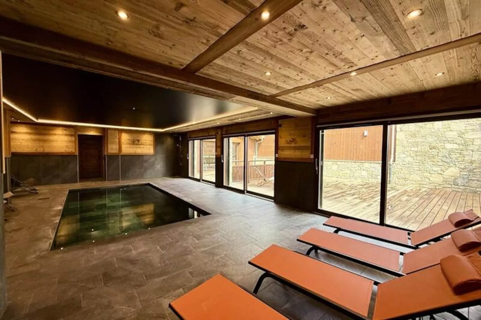 Résidence Complexe Aiguilles-Untagged