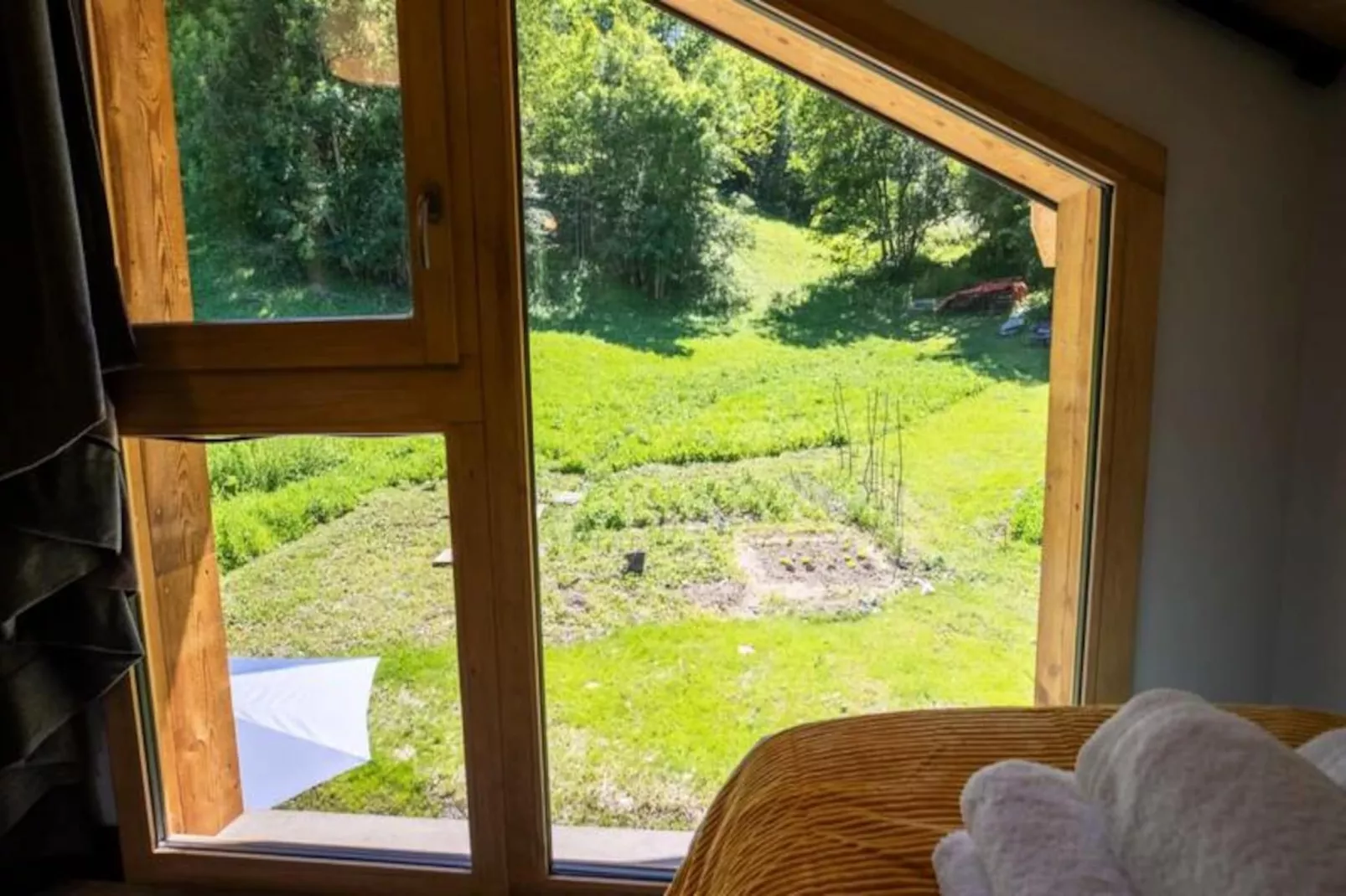 Chalet Chebi-Untagged