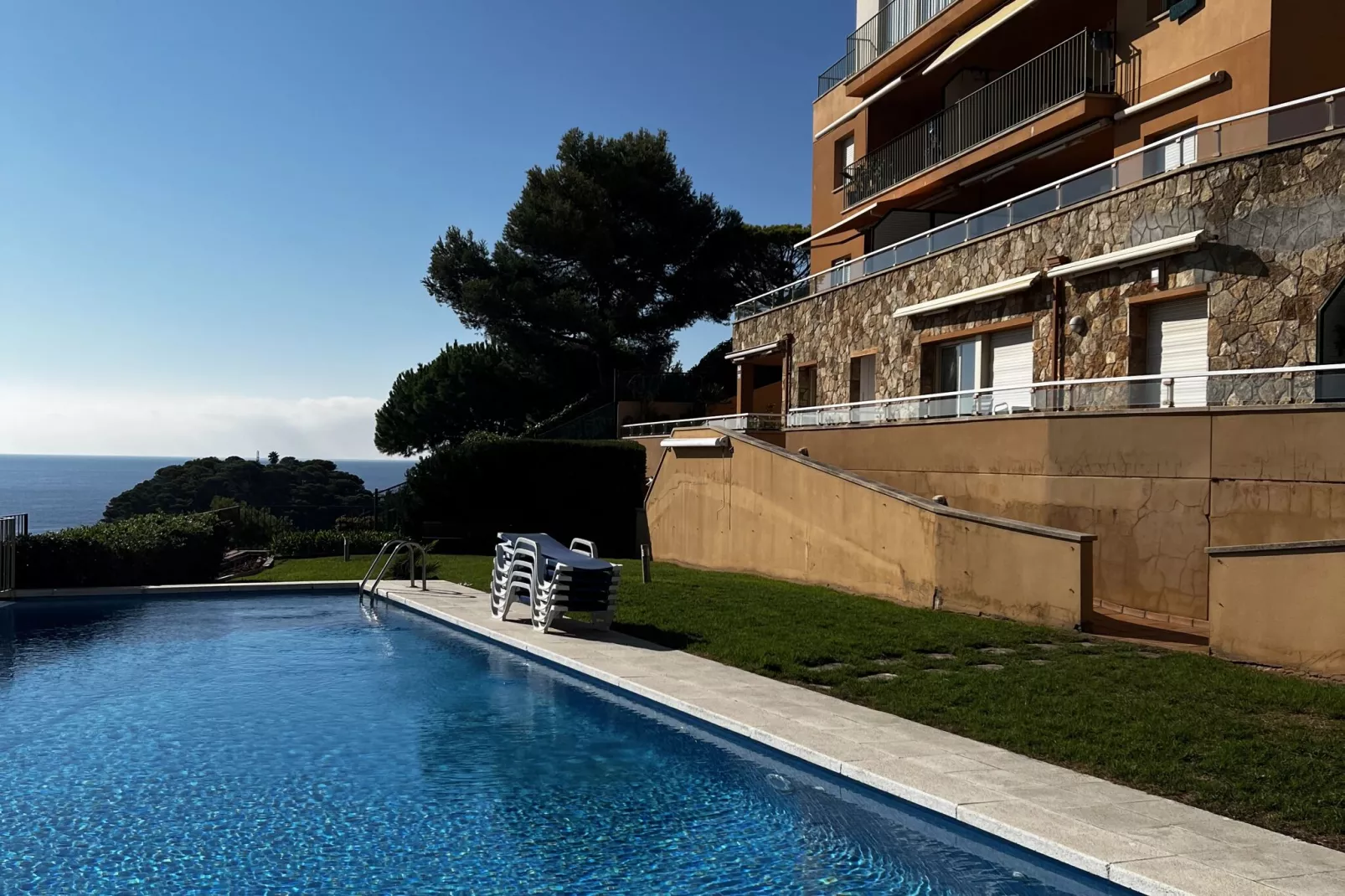 Montecarlo-Exterior summer
