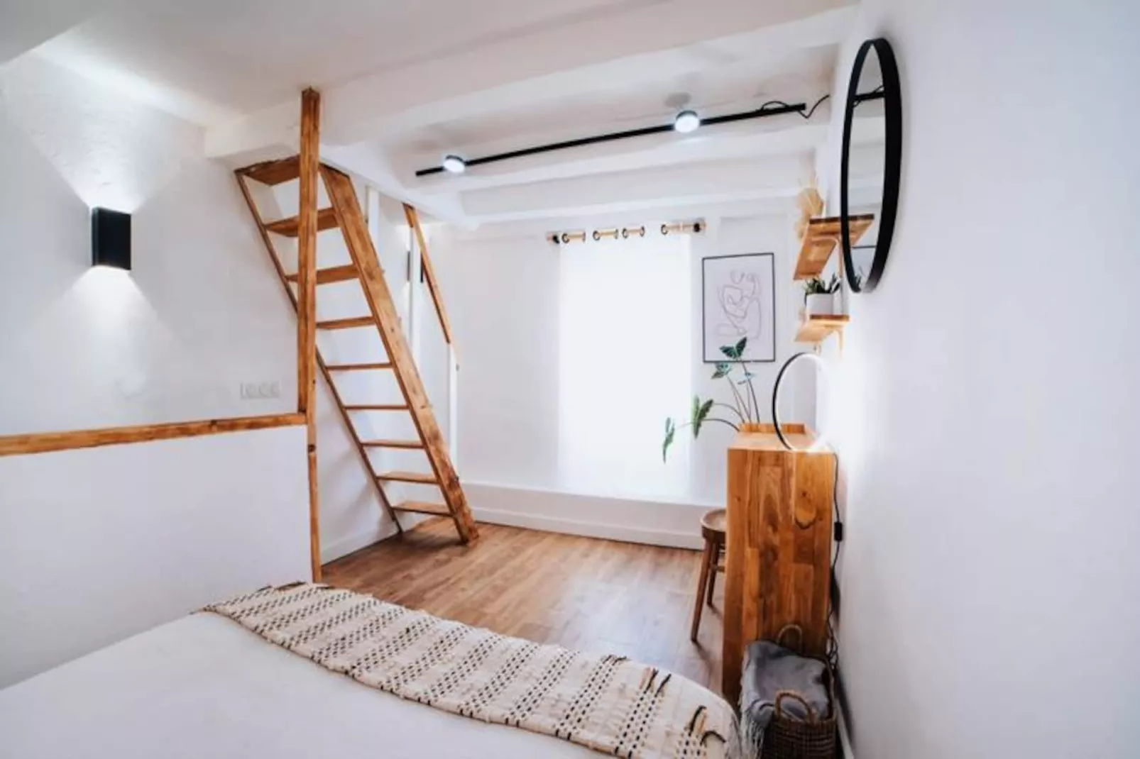 Résidence Charmante Maisonnette Entièrement Rénovée Dans La Vieille Ville D'antibes-Non tagué