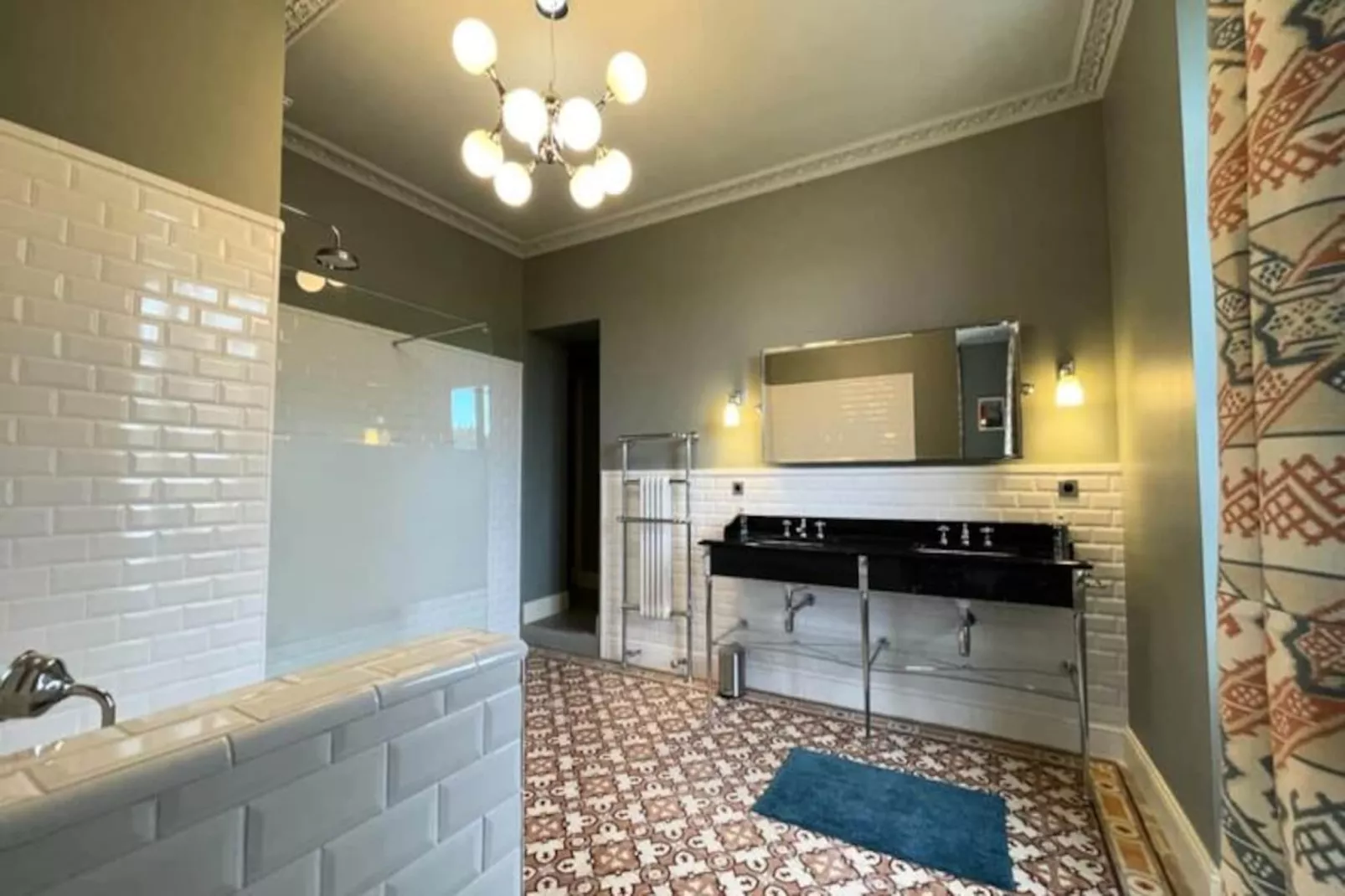 Magnifique Maison Bourgeoise R&eacute;nov&eacute;e Avec &eacute;l&eacute;gance Et Style Art D&eacute;co-Untagged