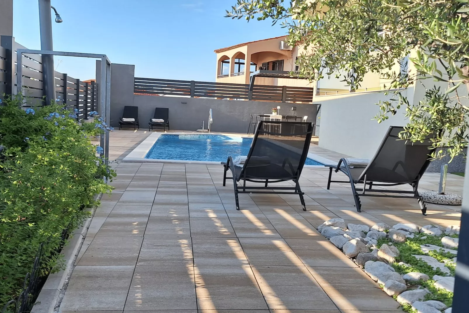 Apartment Cvita & Roza - Two Bedroom Apartment with Balcony and Sea View (Roza) (A1)-Swimming pool