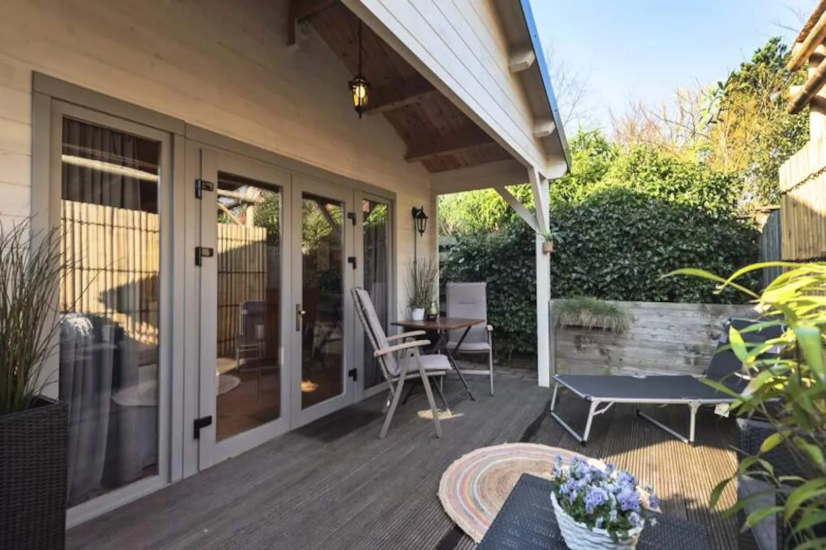 The Sea Lodge-Non tagué