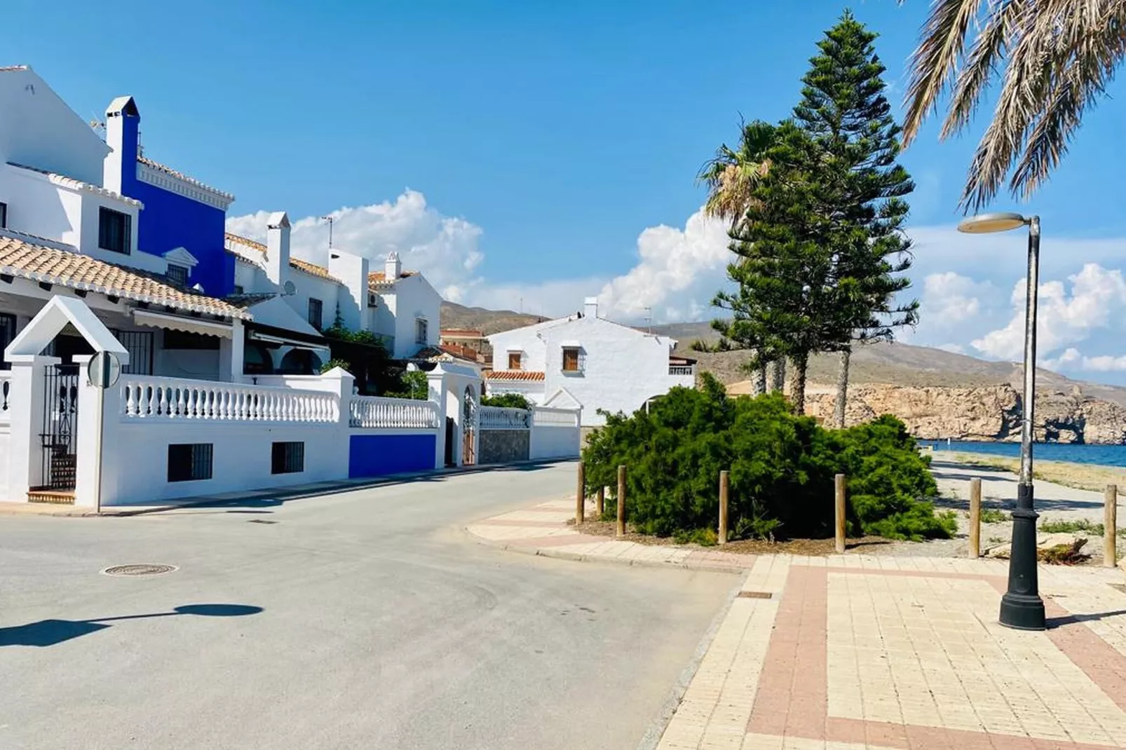 CASA HIERBABUENA-Exterior summer