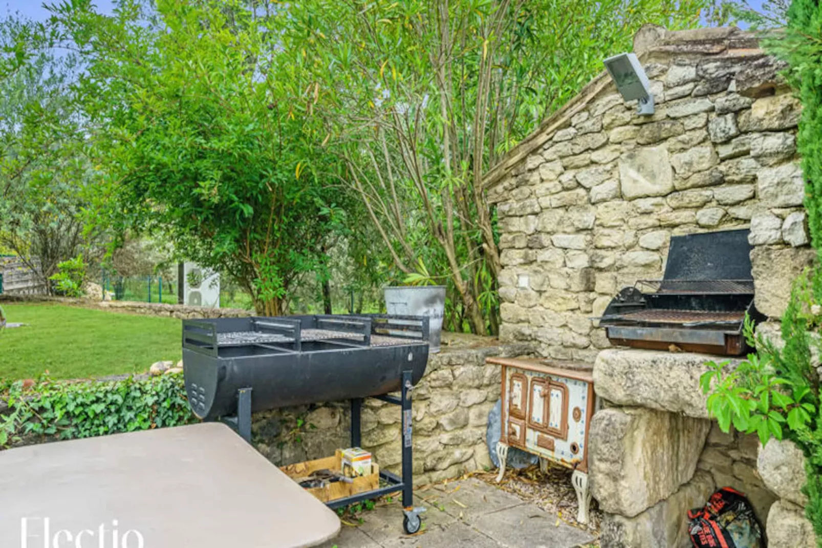 Loggia 7 Cypr&egrave;s | R&eacute;sidence Les Petitons-Nicht zugeordnet