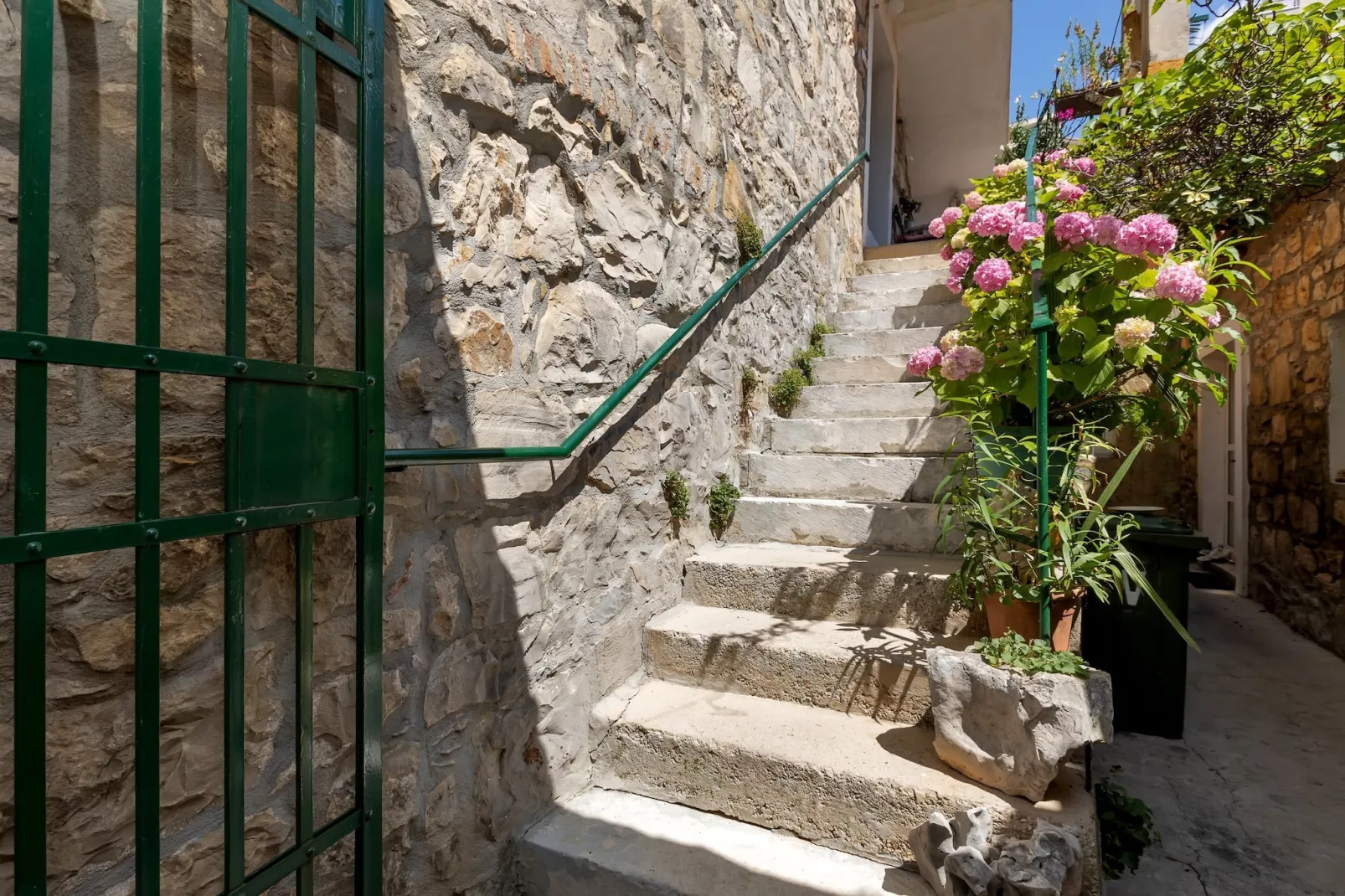 Apartments Kata - Three Bedroom Apartment with Balcony-Outdoor