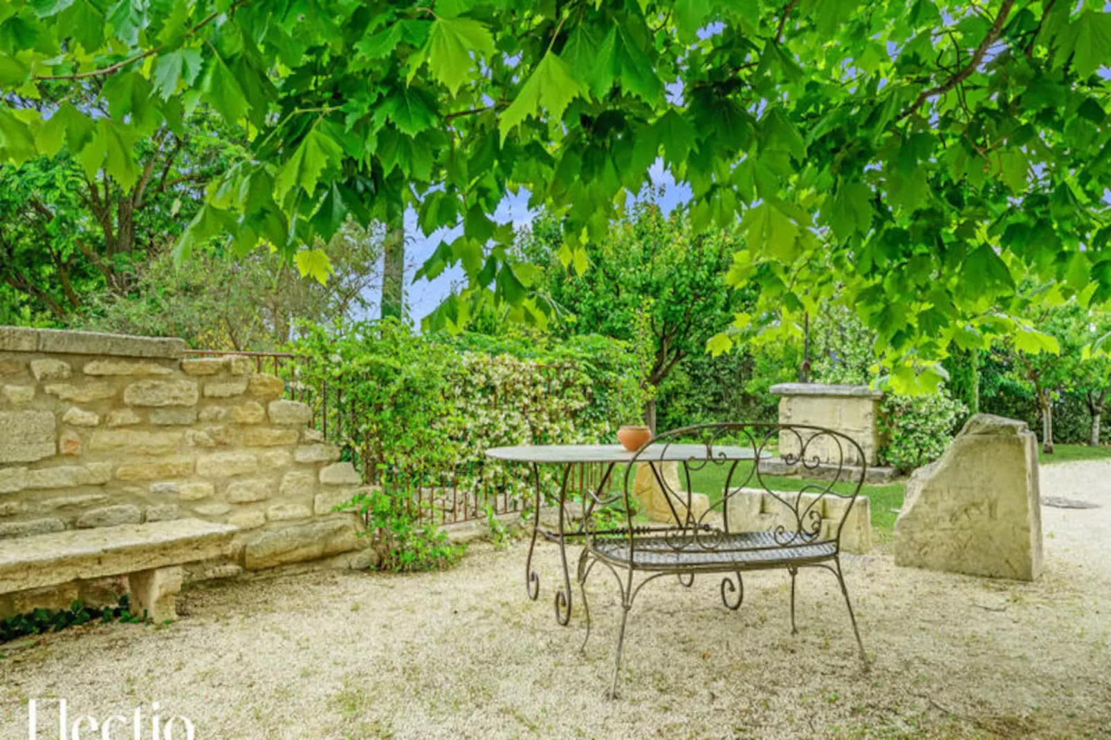 Loggia 9 Pin | R&eacute;sidence Les Petitons-Untagged