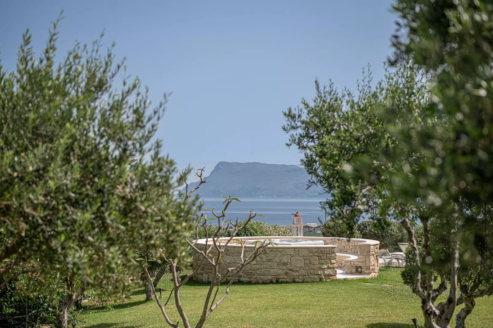 Villa Aloni 4prs - Gardens in summer