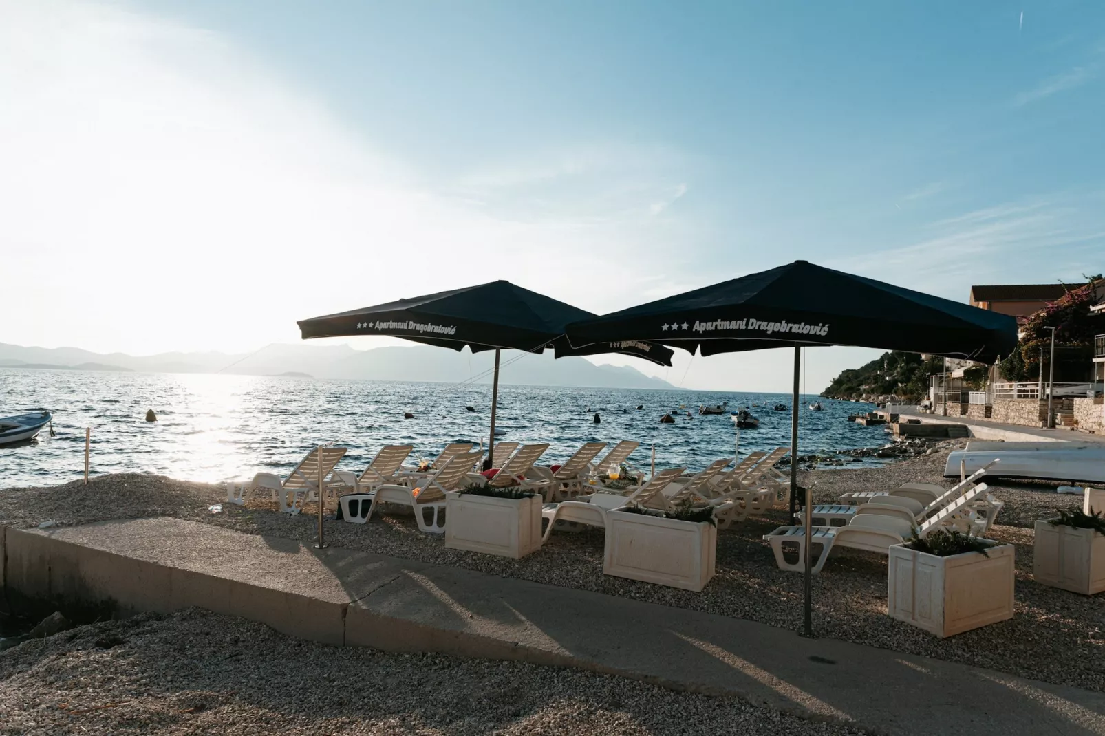 Apartments Dragobratović - Superior One Bedroom  Apartment with  Balcony and Side Sea View (Apartment 4)-Ambiente