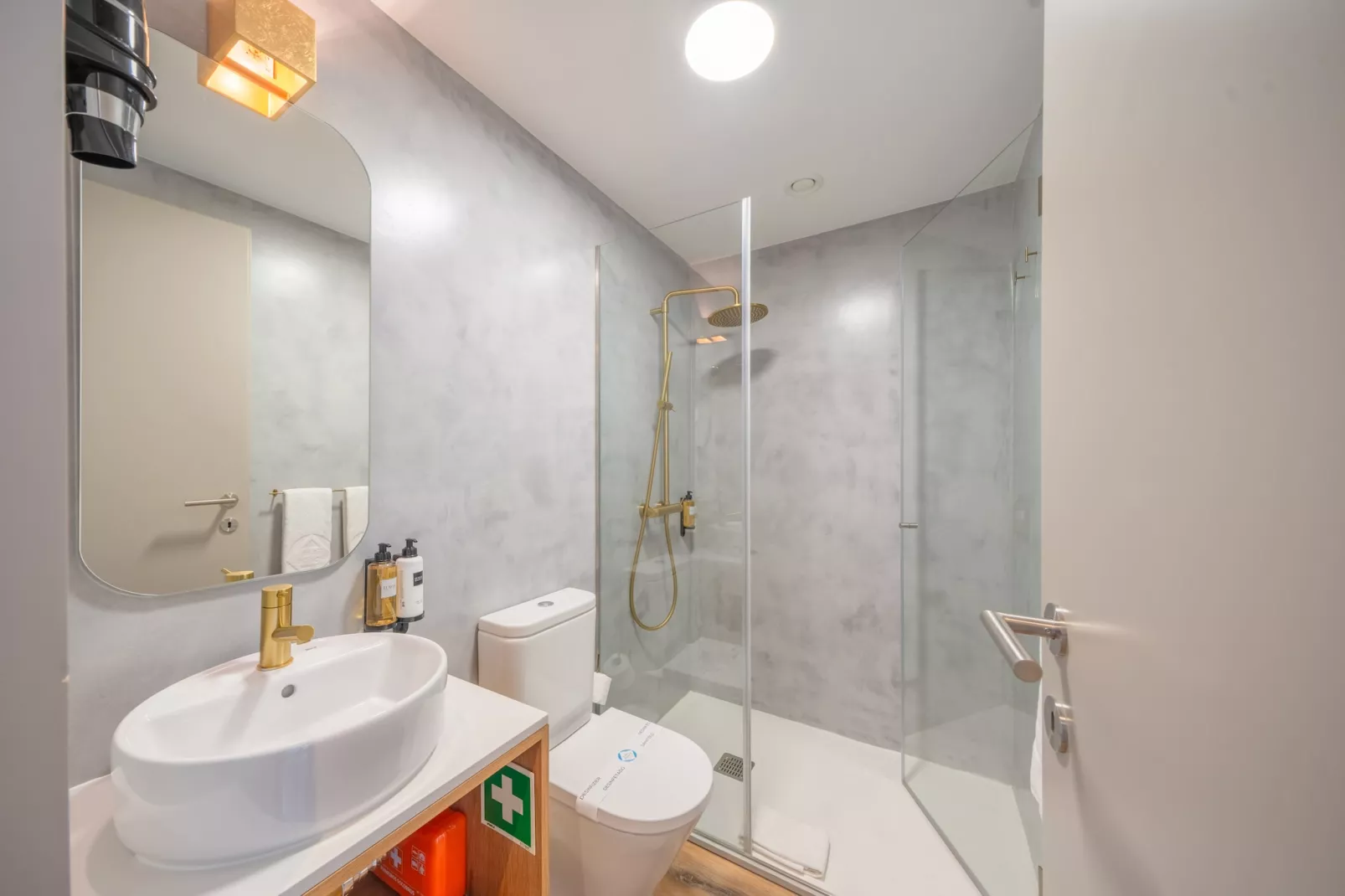 Feel Porto Firmeza Coworking & Flat 3.2-Badezimmer