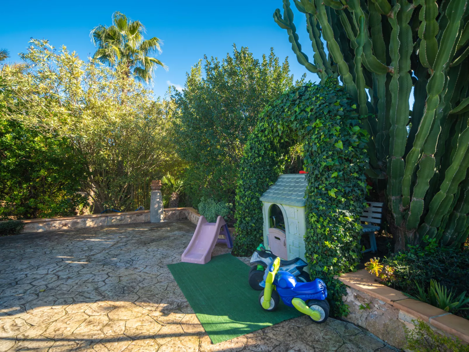 Ca Na Guerrera-Draußen