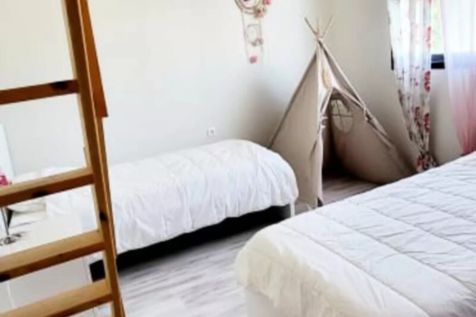 Résidence Villa Camarguaise : Entre Plage Et Centre Ville Avec Bassin Ext&eacute;rieur-Non tagué