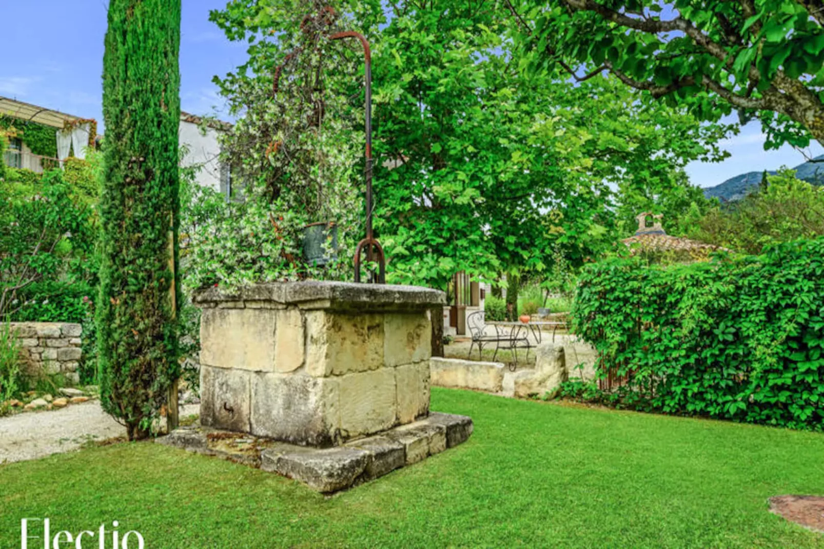 Loggia 9 Pin | R&eacute;sidence Les Petitons-Untagged