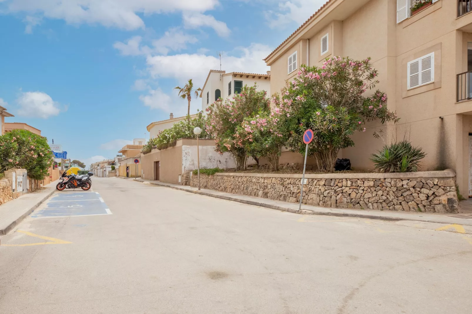 Gallinero-Areas within 1km in summer