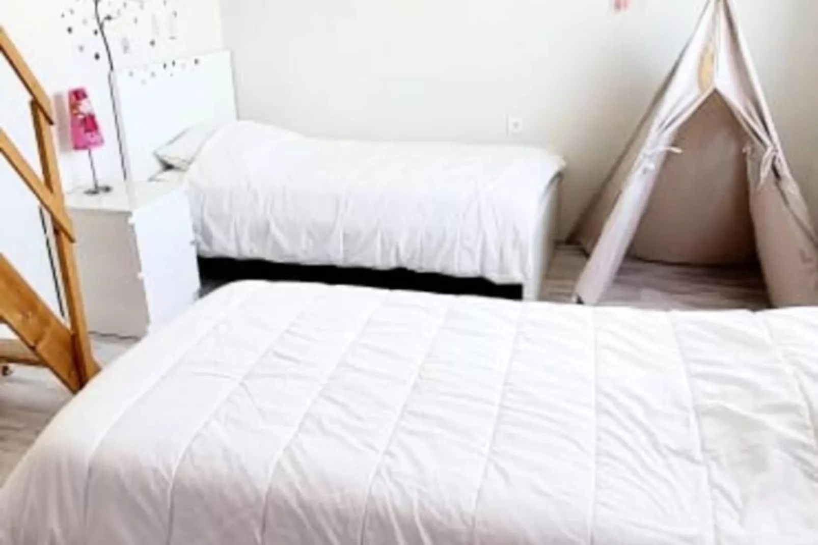 Résidence Villa Camarguaise : Entre Plage Et Centre Ville Avec Bassin Ext&eacute;rieur-Non tagué