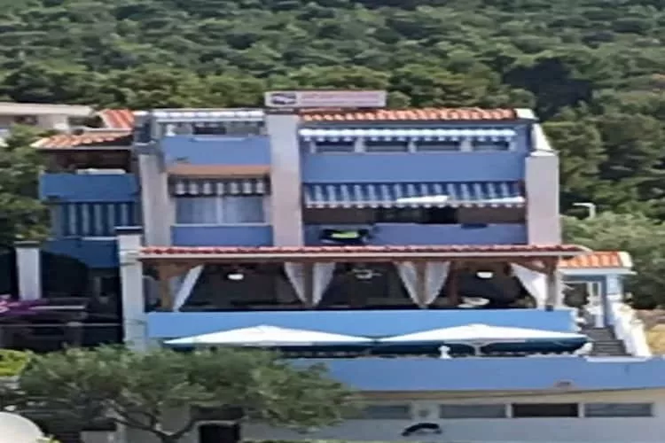 Apartments Dragobratović - Superior One Bedroom  Apartment with  Balcony and Side Sea View (Apartment 4)-Im Freien