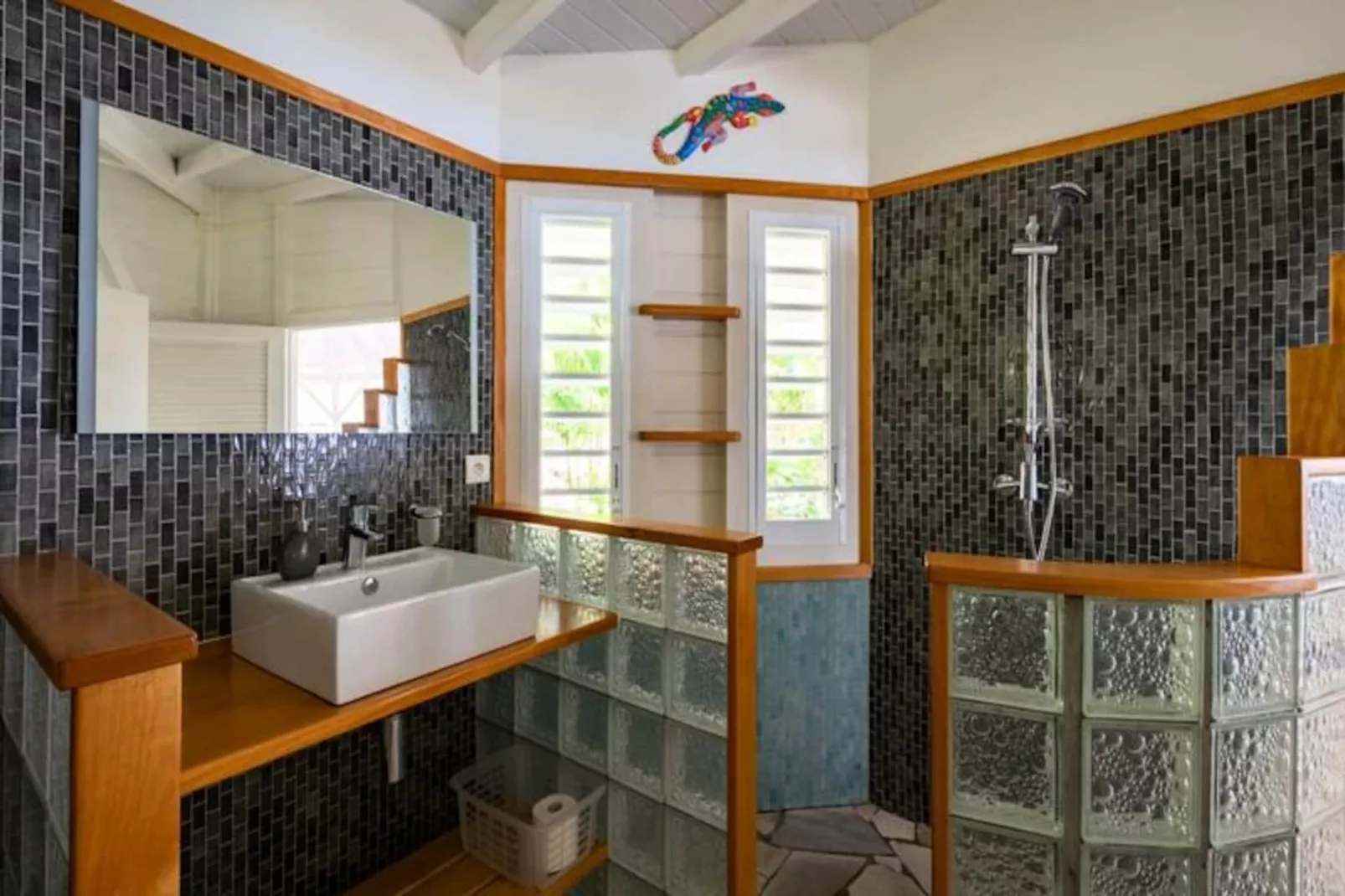 Villa Calico - Untagged