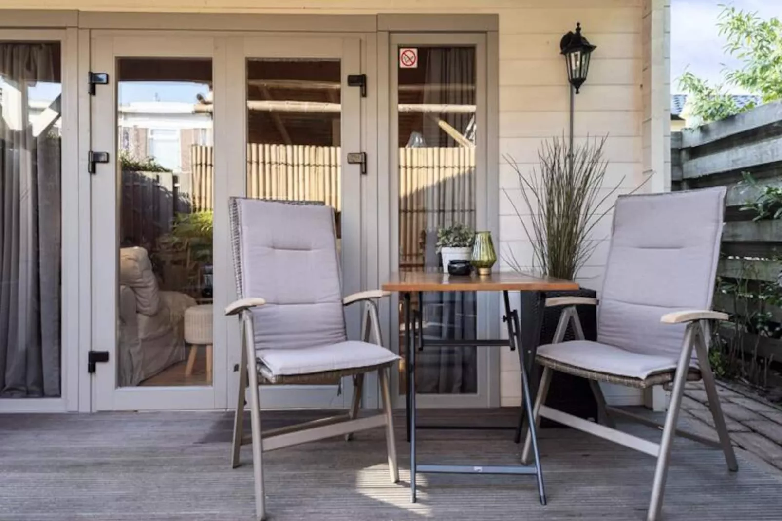 The Sea Lodge-Non tagué