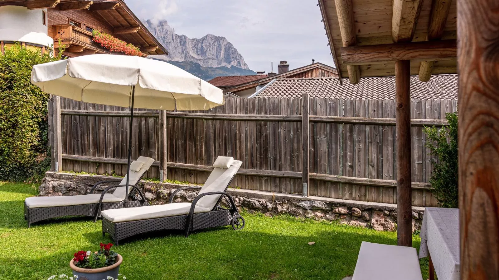 Dorf30-Gardens in summer