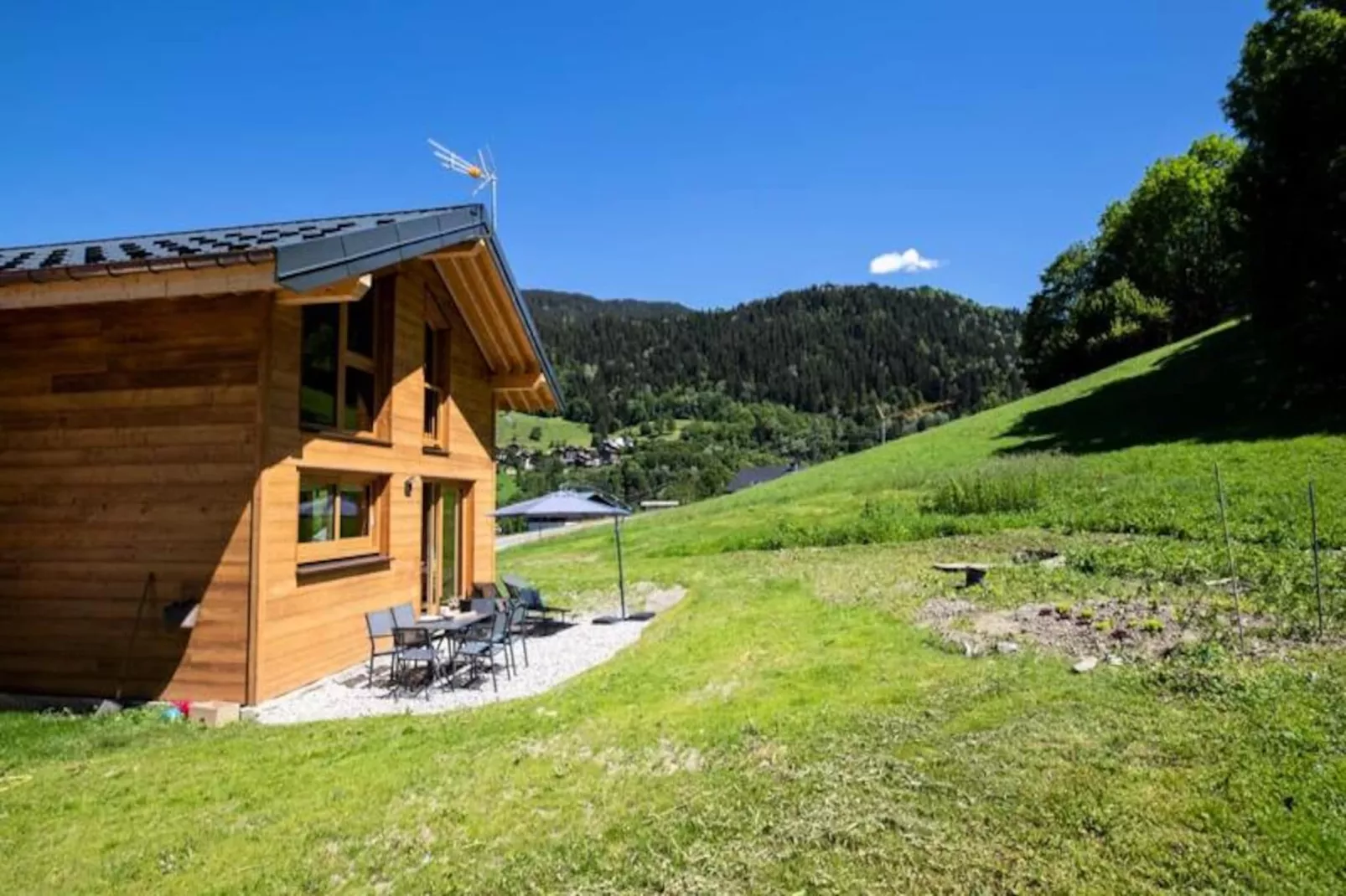 Chalet Chebi-Untagged