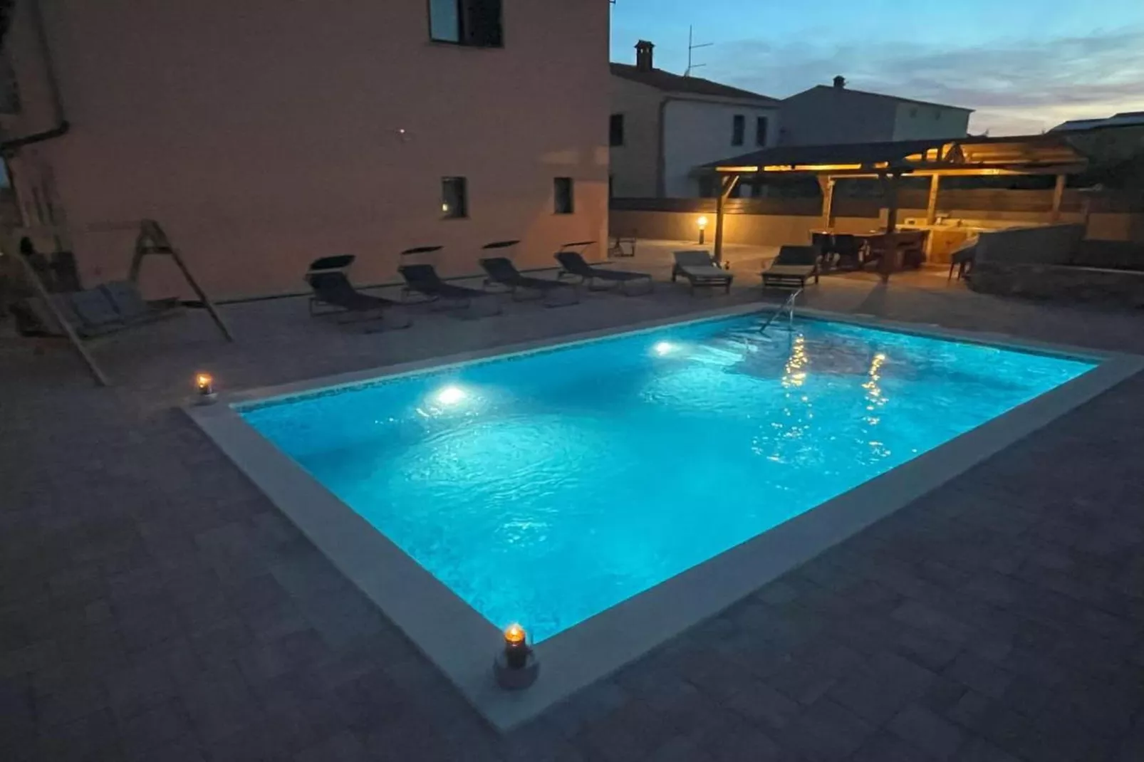 Villa Rosa Apartman-Schwimmbad