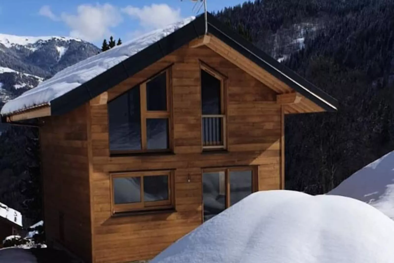 Chalet Chebi-Untagged