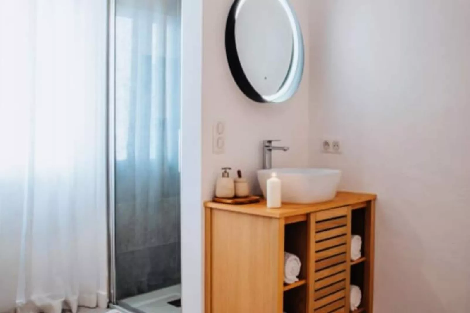 Résidence Charmante Maisonnette Entièrement Rénovée Dans La Vieille Ville D'antibes-Non tagué