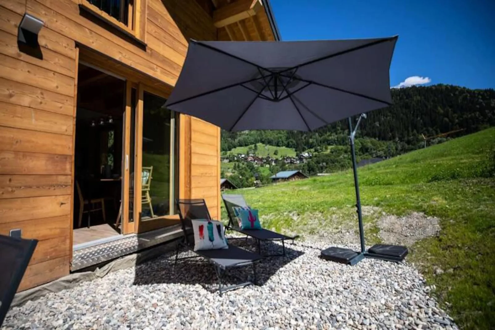 Chalet Chebi-Untagged