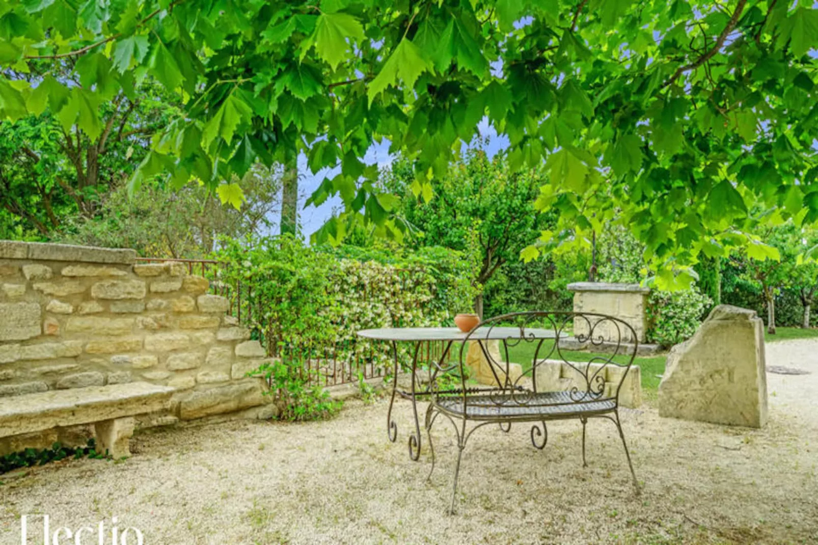 Loggia 5 Rosier | R&eacute;sidence Les Petitons-Untagged