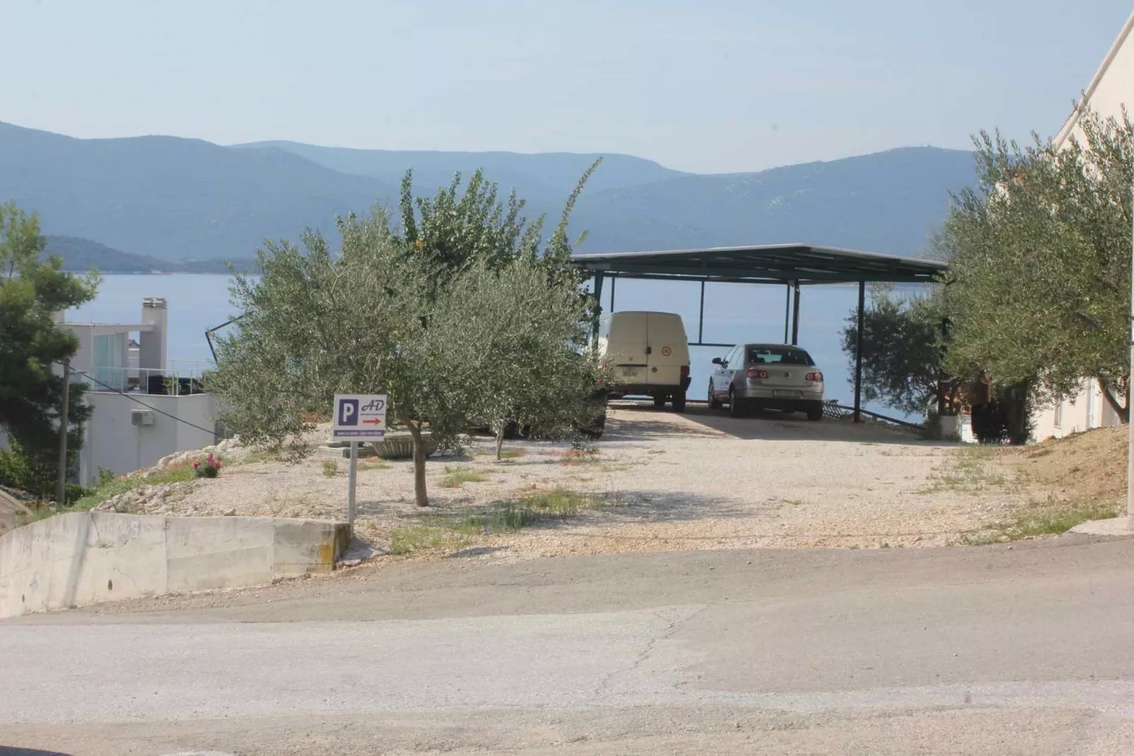 Apartments Dragobratović - Superior One Bedroom  Apartment with  Balcony and Side Sea View (Apartment 4)-Parkplatz