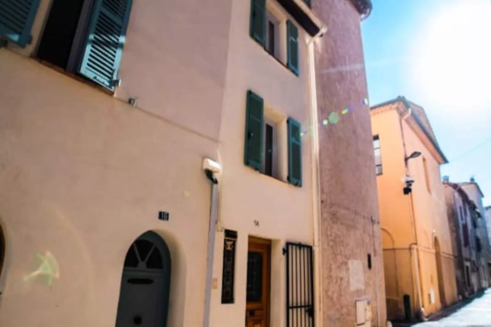 Résidence Charmante Maisonnette Entièrement Rénovée Dans La Vieille Ville D'antibes-Non tagué