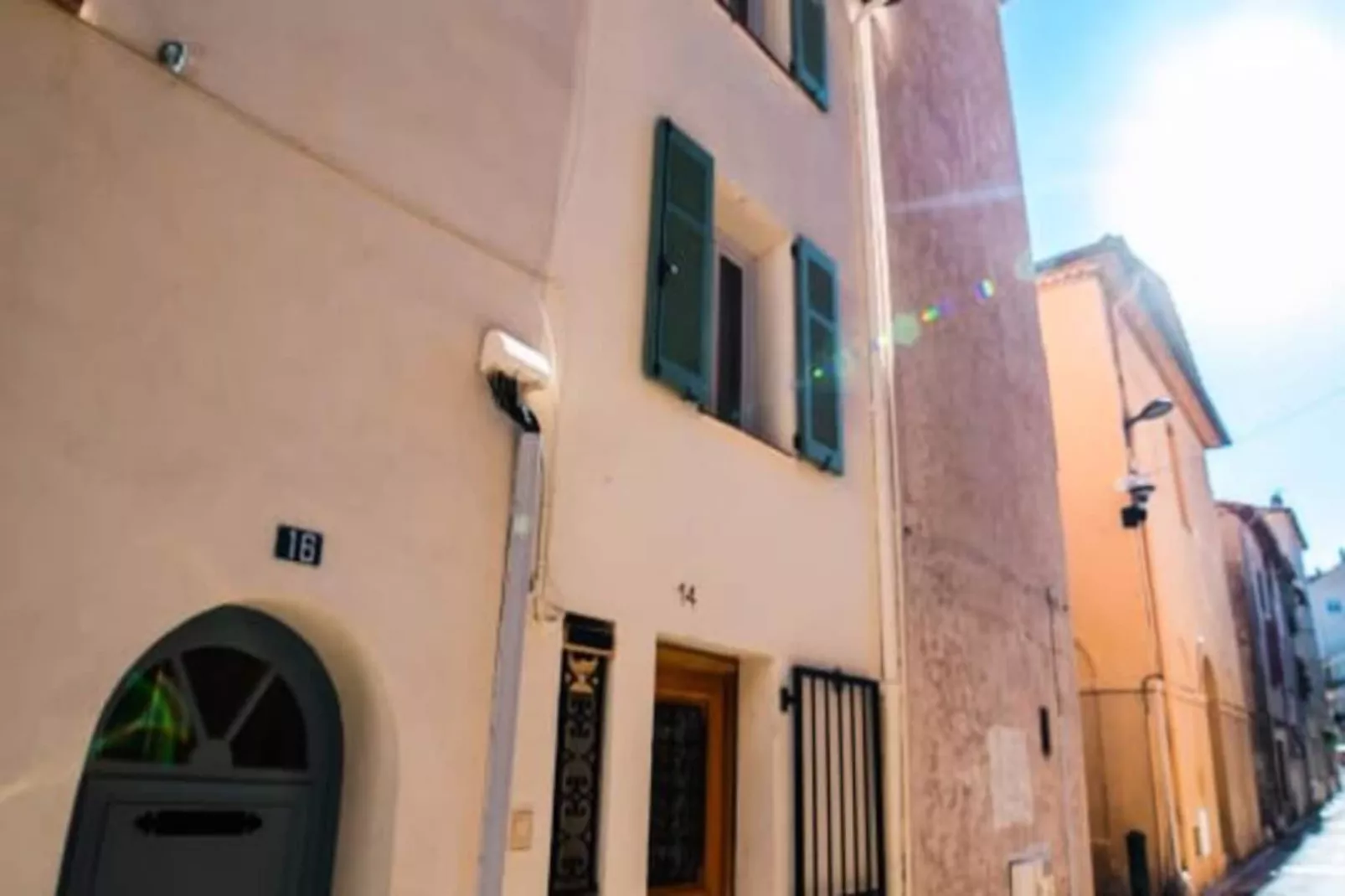 Résidence Charmante Maisonnette Entièrement Rénovée Dans La Vieille Ville D'antibes-Non tagué