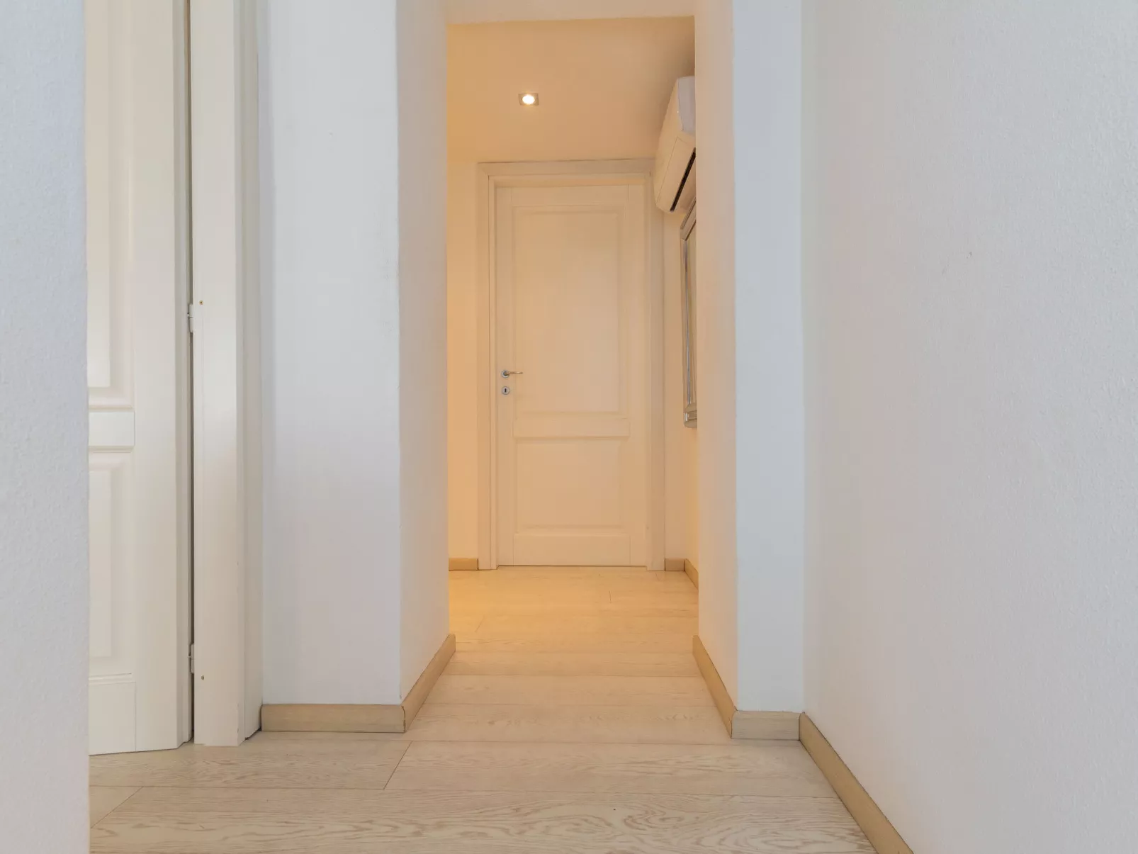 Il sogno del pittore-Drinnen