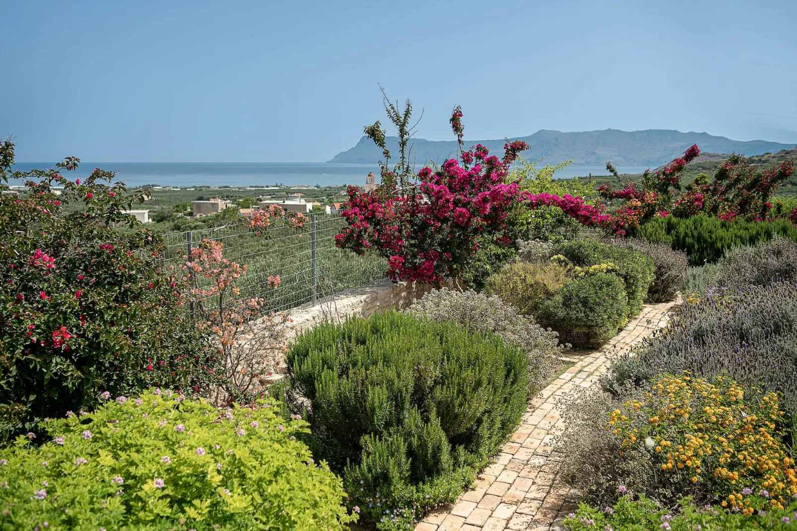 Villa Aloni 8prs-Jardins en été
