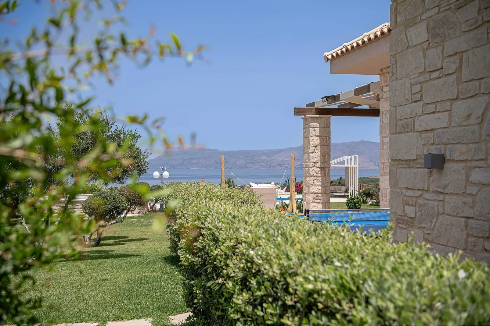 Villa Aloni 8prs-Jardins en été