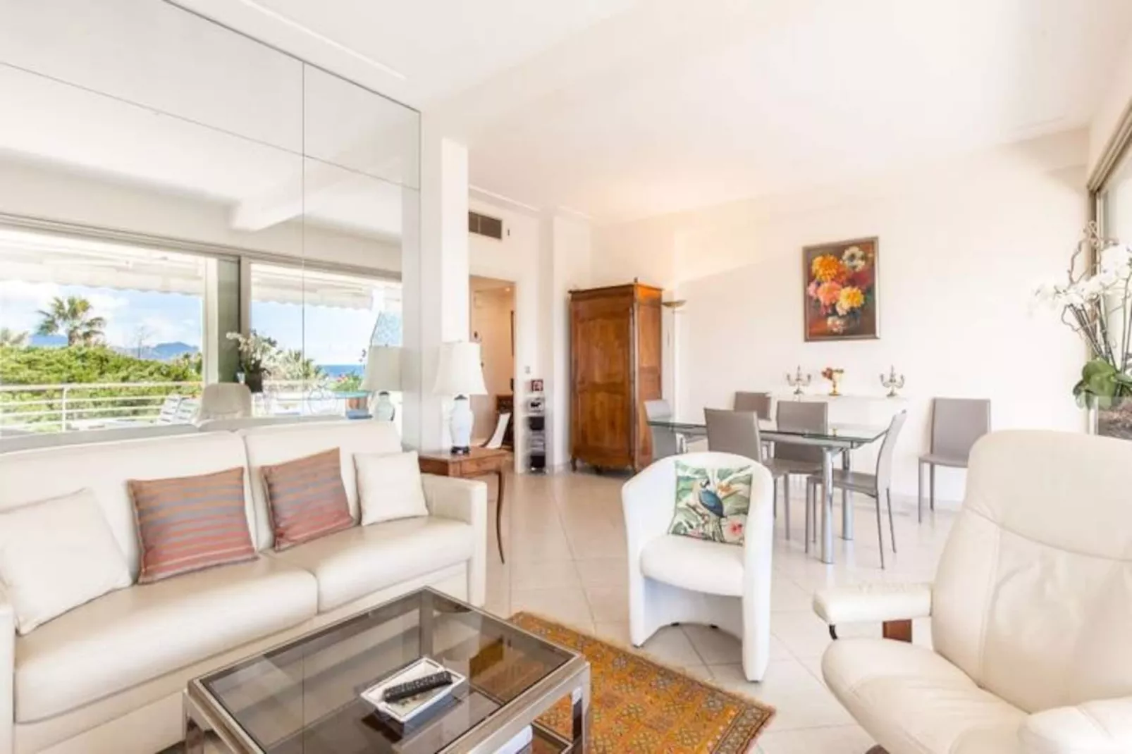 Résidence Vue Mer 95m2 Grande Terrasse Cannes Croisette.