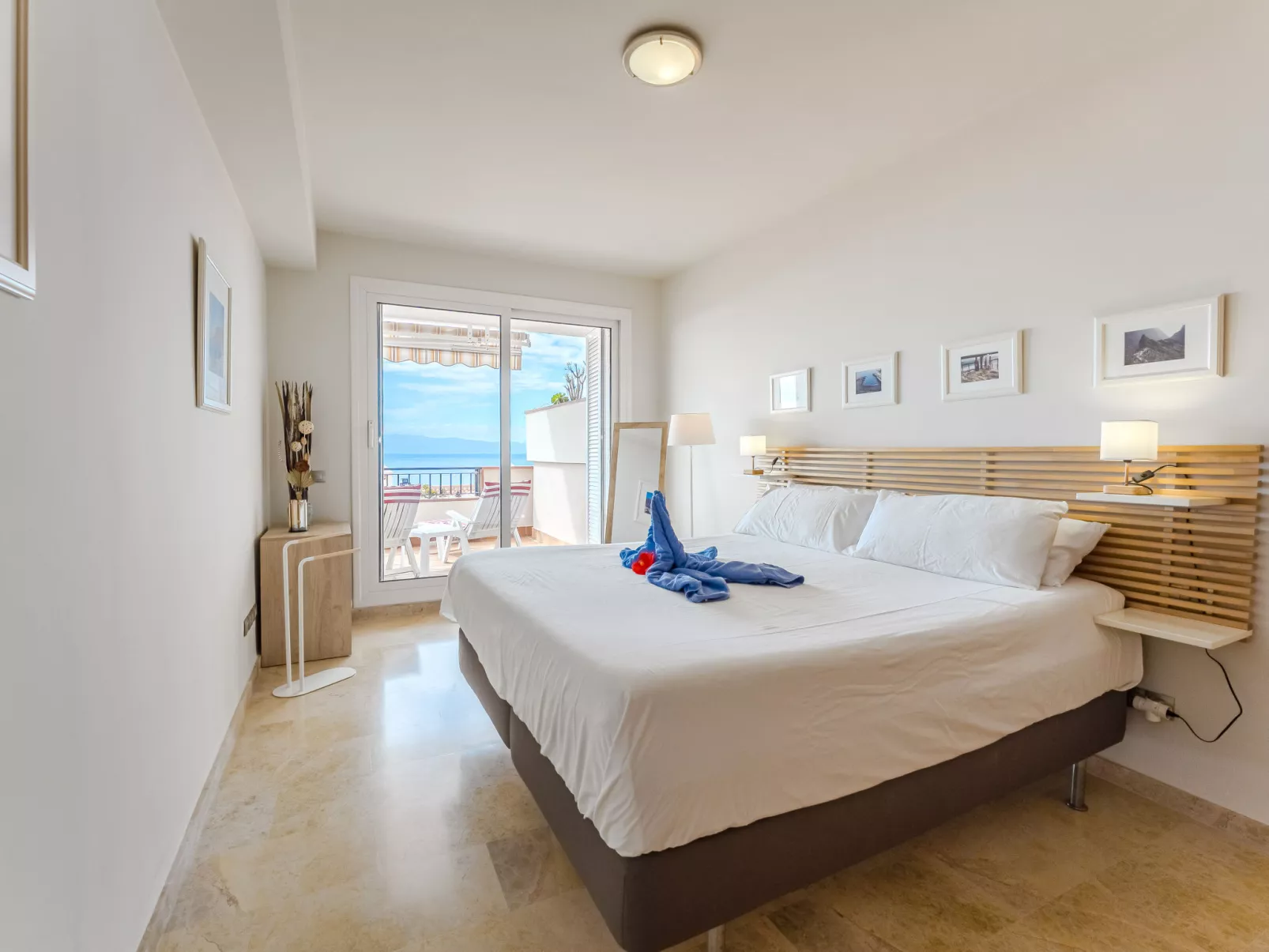 Santiago Seaview-Inside