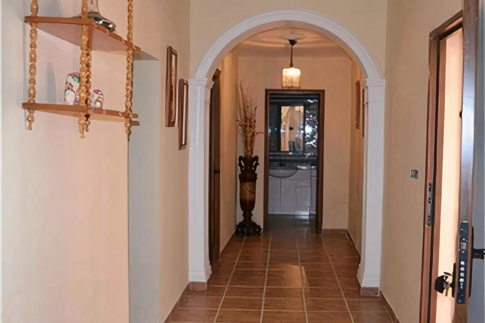 5024 -+34672427629-Flur