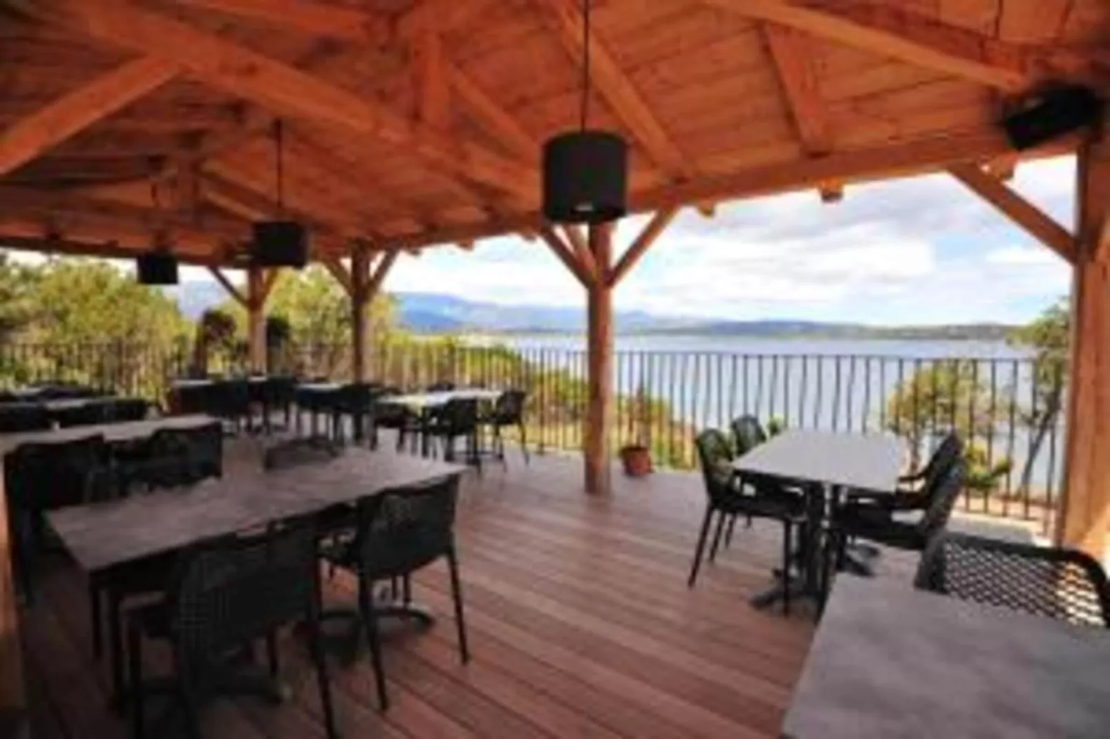 Villa T4 duplex à la location sur Porto-Vecchio - équipements