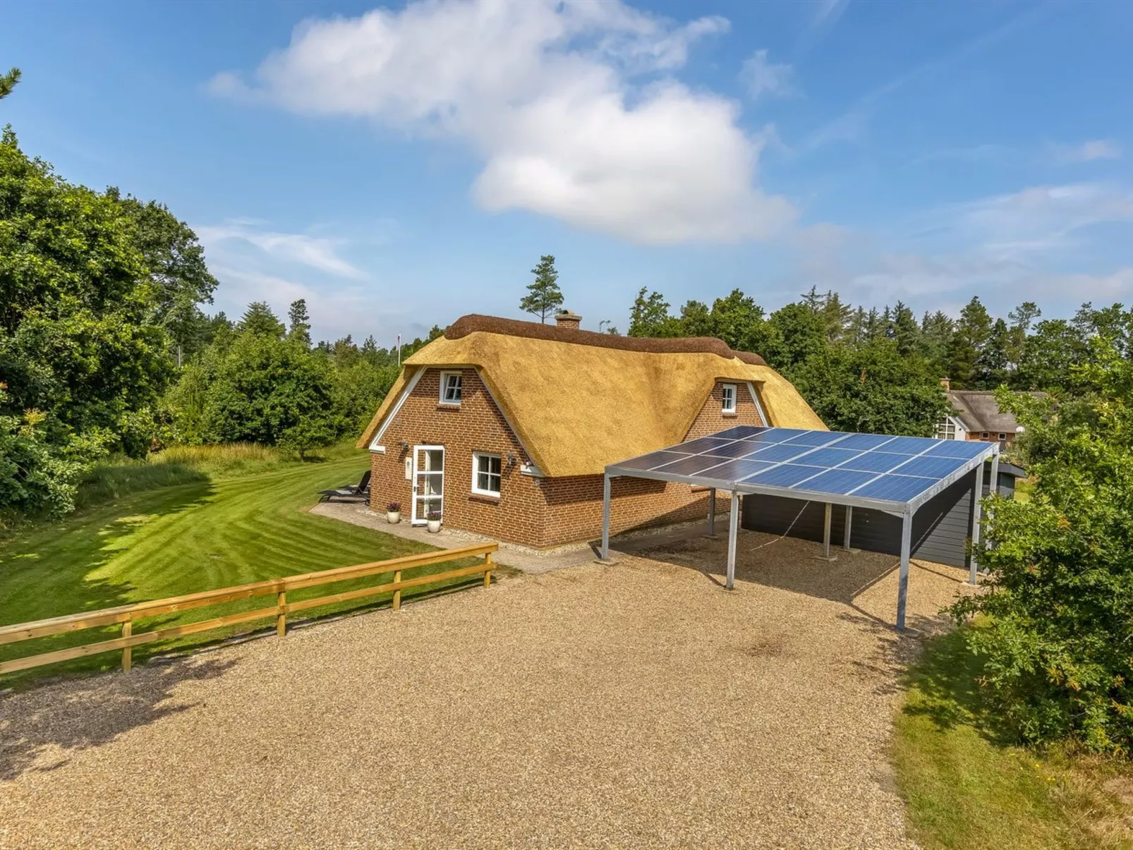 "Sondra" -  from the sea-Dehors