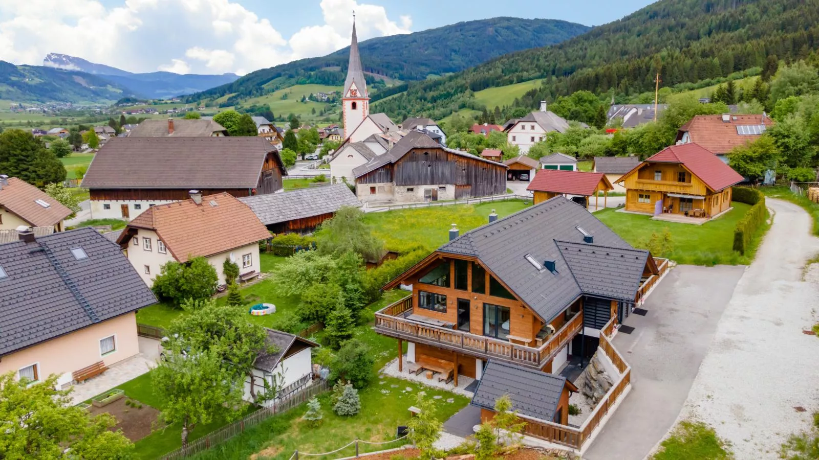 Alpinn Wellness 1-View in summer