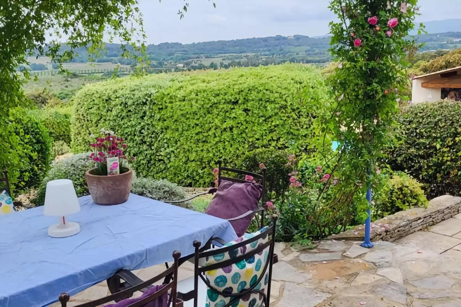 Villes sur Auzon-Terrace balcony