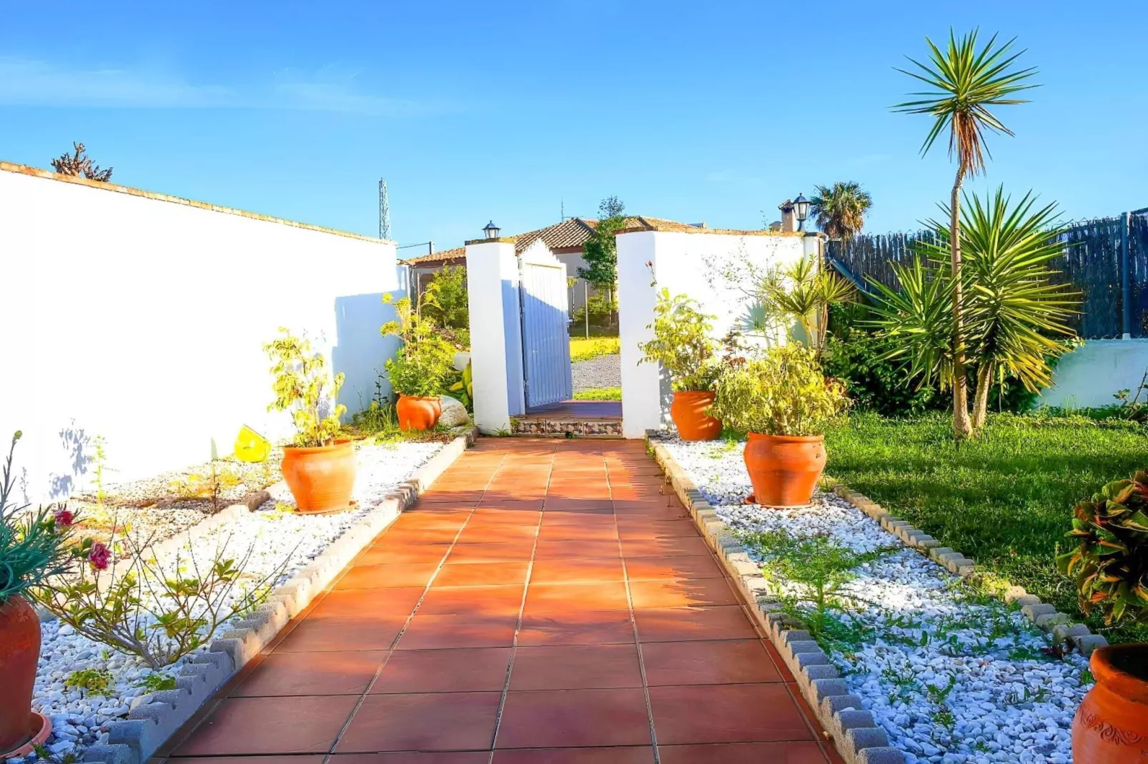 1024-+34606575107-Hall / réception