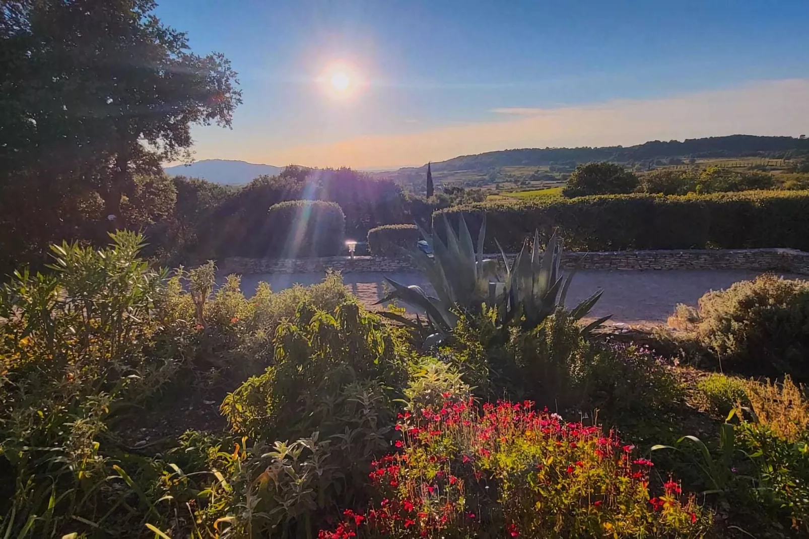 Villes sur Auzon-Gardens summer