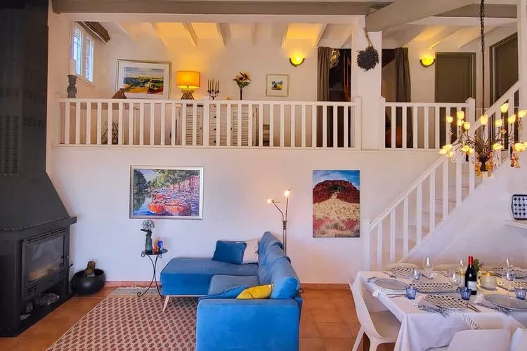 Villes sur Auzon-Dining room